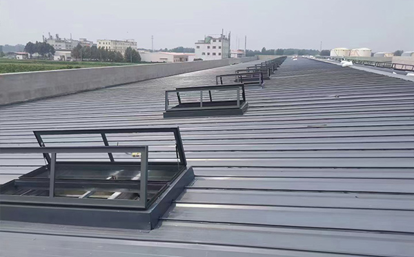 某中学室内体育馆安塞排烟窗改造项目