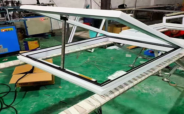 某地下车库出入口安塞排烟窗配置工程